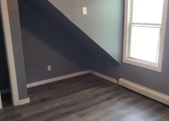 Property at 212 Martin St Unit 3, Hartford, CT, 06120, 3 beds, 1 bath, [object Object]