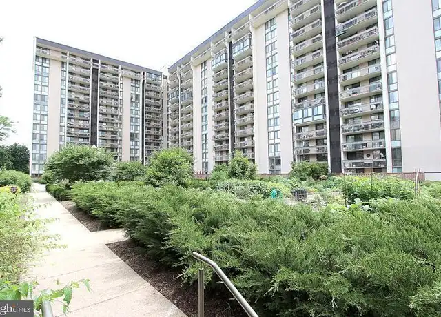 Property at 5300 Holmes Run Pkwy #18, Alexandria, VA, 22304, 2 beds, 2 baths, [object Object]