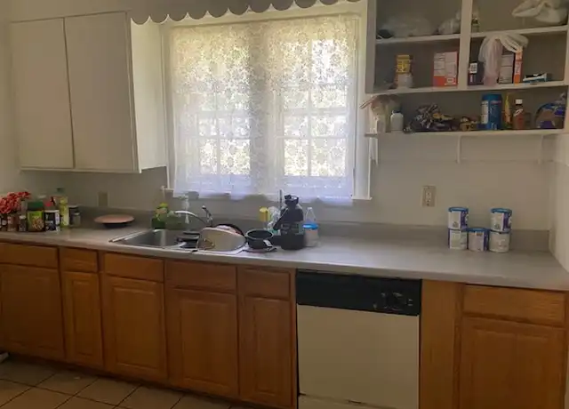 Property at 1114 Yuma St Unit 1, Manhattan, KS, 66502, 3 beds, 1 bath, [object Object]