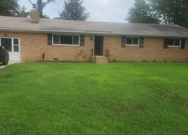 Property at 107 Chestnut Dr, Williamsburg, VA, 23185, 3 beds, 2 baths, [object Object]