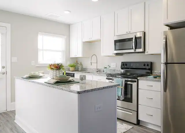 Property at The Grove At Ardsley Park - 122 E 62nd St, Savannah, GA, 31405, 1-2 bed, 1-2.5 bath, [object Object]