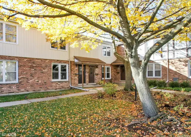 Property at 1732 Pickwick Ln, Glenview, IL, 60026, 2 beds, 2.5 baths, [object Object]