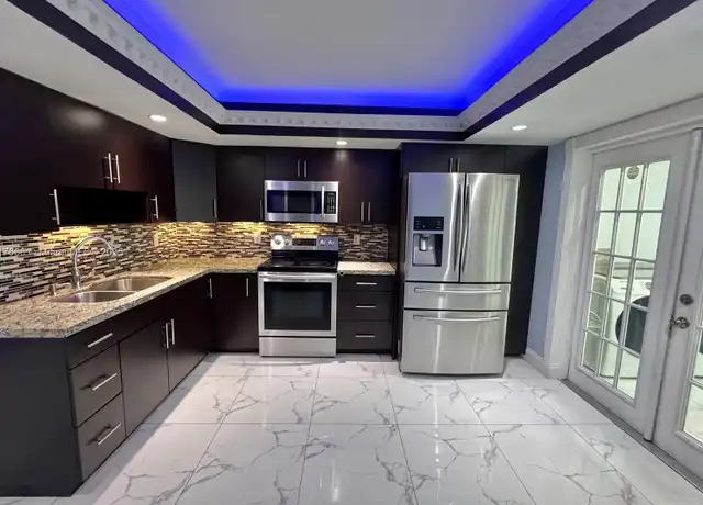 Property at 3977 W 9th Ln #4, Hialeah, FL, 33012, 2 beds, 1.5 baths, [object Object]