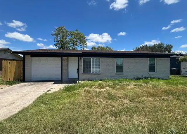 Property at 1013 W Sprague St, Edinburg, TX, 78539, 4 beds, 2 baths, [object Object]