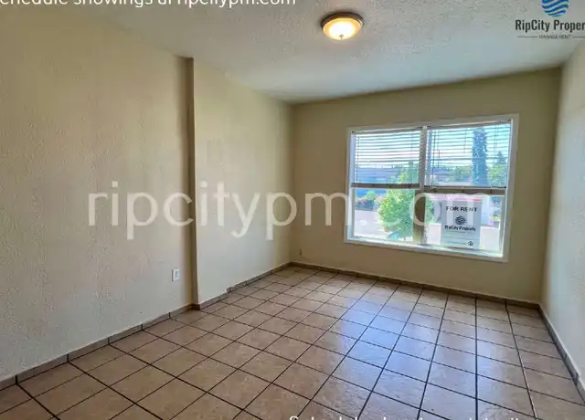 Property at 821 N Lombard St, Portland, OR, 97217, 1 bed, 1 bath, [object Object]