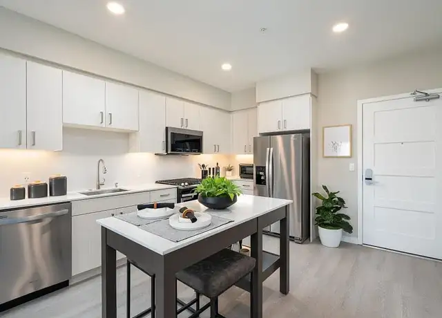 Photo of 1008 Carolan Ave, Burlingame, CA 94010
