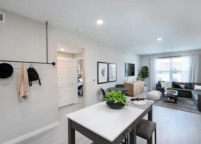 Photo of 1008 Carolan Ave, Burlingame, CA 94010