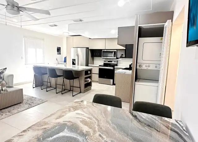 Property at 217 SW 15th St, Fort Lauderdale, FL, 33315, 2 beds, 1 bath, [object Object]