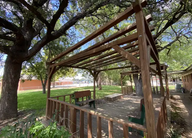 Property at 922 Wilshire Dr, Pleasanton, TX, 78064, 3 beds, 2 baths, [object Object]