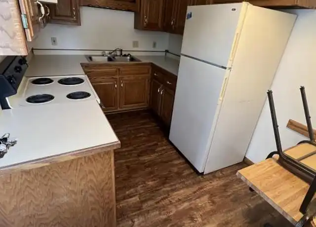 Property at 1611 S Walnut St, Pittsburg, KS, 66762, 2 beds, 1.5 baths, [object Object]