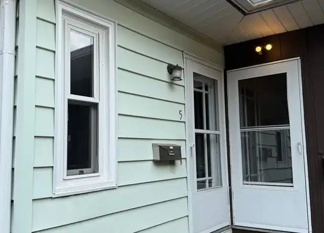 Property at 202 N Russell St Unit 4, Champaign, IL, 61821, 0 beds, 1 bath, [object Object]