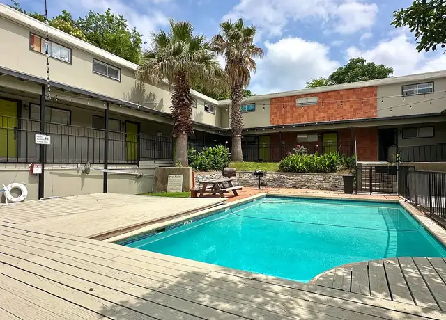 Photo of 1204 N Lbj Dr, San Marcos, TX 78666