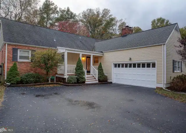Property at 422 Old Courthouse Rd NE, Vienna, VA, 22180, 4 beds, 3.5 baths, [object Object]