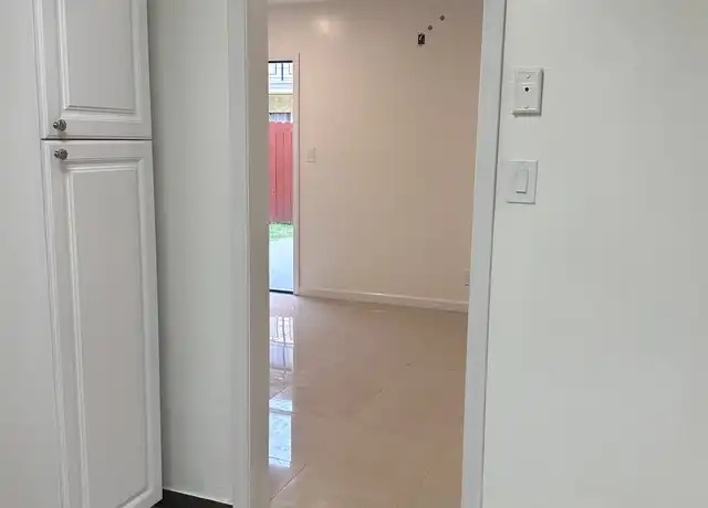 Property at 6570 Orange Ave Unit 5, Long Beach, CA, 90805, 2 beds, 1 bath, [object Object]
