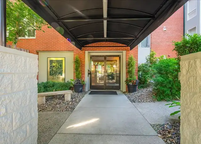 Property at Kearney Court Apartments - 2250 NW Kearney St, Portland, OR, 97210, 0-2 beds, 1-2.5 bath, Contact for Price