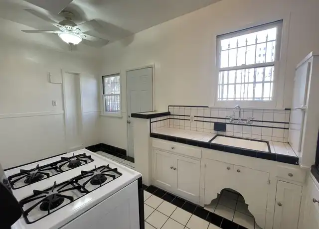 Property at 724 S Mansfield Ave, Los Angeles, CA, 90036, 1 bed, 1 bath, [object Object]