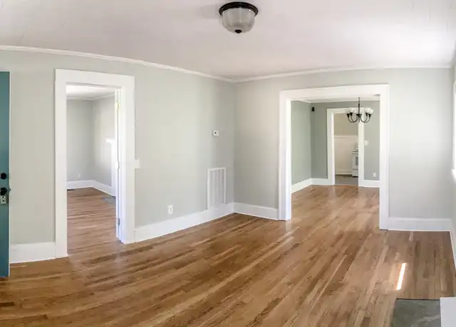 Property at 131 Carolina Ave, Burlington, NC, 27215, 2 beds, 1 bath, [object Object]