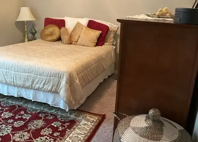 Property at 1635 S Sag Harbor Ave, Fayetteville, AR, 72701, 1 bed, 1 bath, [object Object]