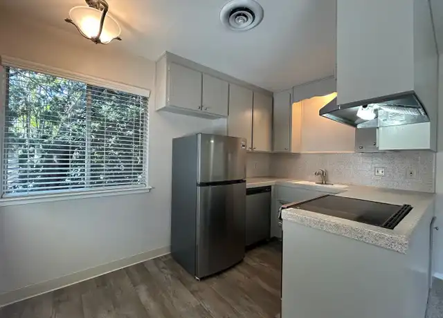 Property at Capitol Avenue (2316) - 2316 Capitol Ave, Sacramento, CA, 95816, 1 bed, 1 bath, [object Object]