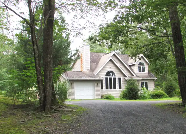 Property at 135 Blueridge Ln, East Stroudsburg, PA, 18302, 3 beds, 2 baths, [object Object]