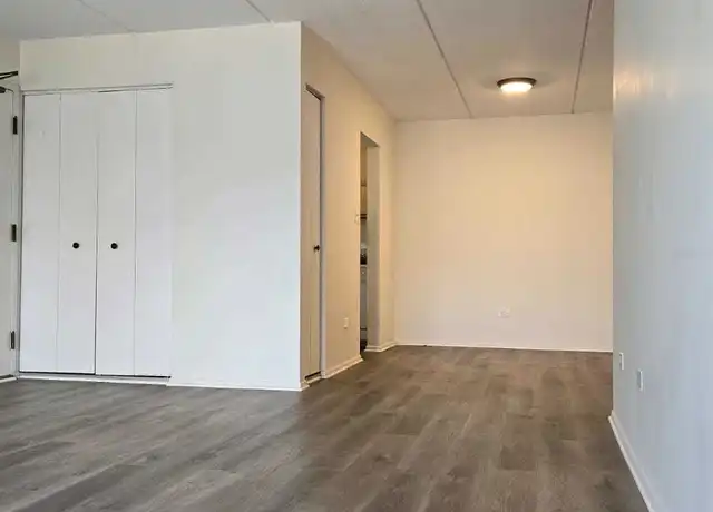 Property at 271 Shorewood Dr Unit 1C, Glendale Heights, IL, 60139, 1 bed, 1 bath, [object Object]