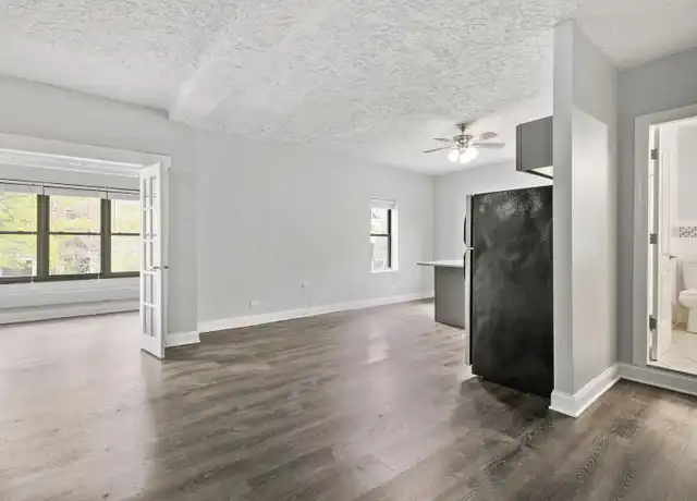 Property at 4555 Malden St Unit 205, Chicago, IL, 60640, 2 beds, 1 bath, [object Object]