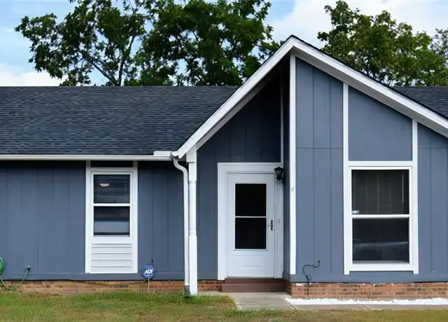 Property at 3216 Tully Ln, Hope Mills, NC, 28348, 3 beds, 1.5 baths, [object Object]