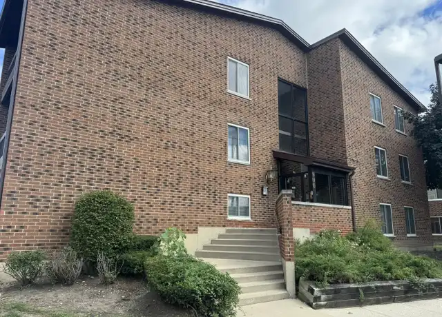 Property at 900 Perrie Dr #104, Elk Grove Village, IL, 60007, 2 beds, 2 baths, [object Object]