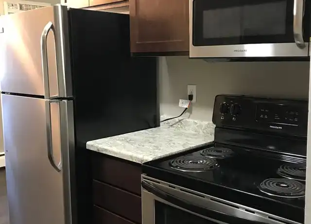 Property at Apartments on 6th Ave - 616 N Oaks Dr, Osseo, MN, 55369, 1 bed, 1 bath, [object Object]