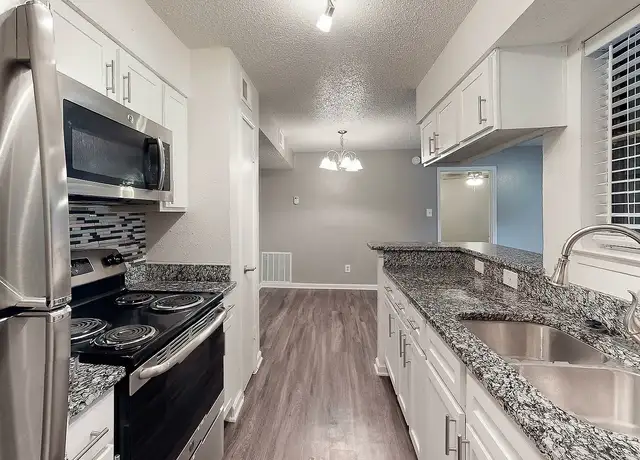 Photo of 2053 Estrada Pkwy, Irving, TX 75061