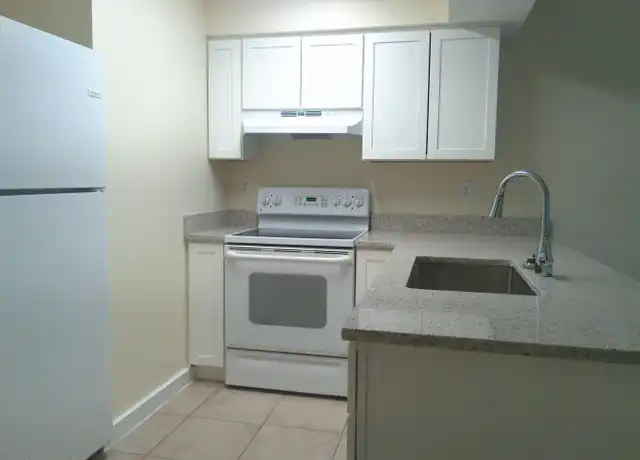 Property at 870 N Cocoa Blvd Unit 4, Cocoa, FL, 32922, 1 bed, 1 bath, [object Object]