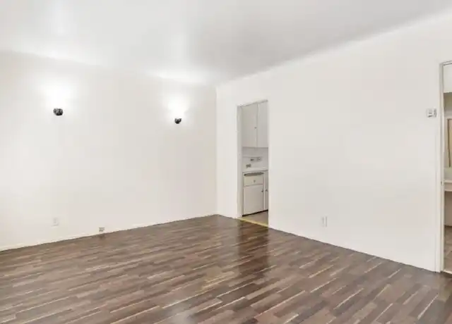 Property at 807 W 30th St Unit 811, Los Angeles, CA, 90007, 0 beds, 1 bath, [object Object]