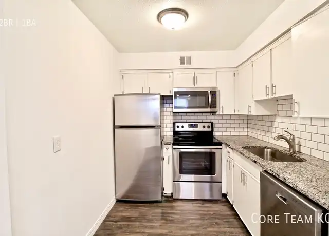 Property at 3633 Walnut St Unit 304, Kansas City, MO, 64111, 2 beds, 1 bath, [object Object]