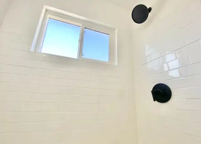 Property at 917 N Hudson Ave Unit 7, Los Angeles, CA, 90038, 0 beds, 1 bath, [object Object]