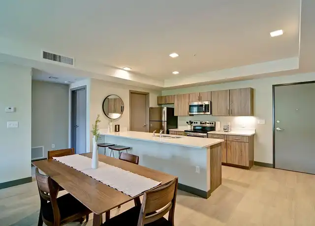 Property at 10 North - 20 Cherokee Blvd, Chattanooga, TN, 37405, 0-2 beds, 1-2 bath, [object Object]