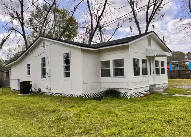 Property at 670 Drew St W, Jacksonville, FL, 32234, 3 beds, 1 bath, [object Object]