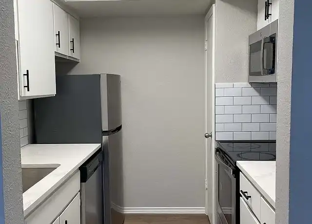 Property at Olive at Vernon - 2211 S Vernon Ave, Dallas, TX, 75224, 1-2 bed, 1-2 bath, [object Object]