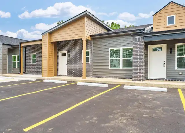 Property at Frisco Flats - 1639 N Arkansas St, Rogers, AR, 72756, 1-2 bed, 2 baths, [object Object]