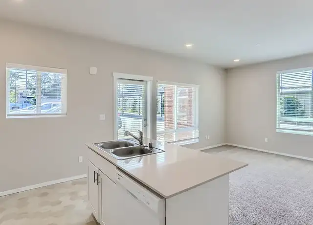 Photo of 10111 9th Ave W, Everett, WA 98204