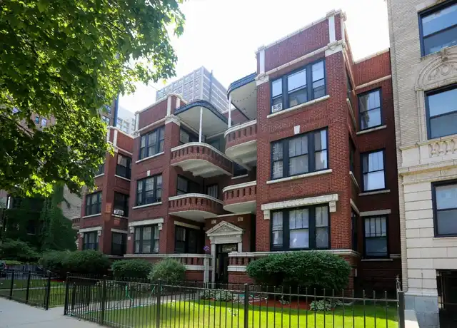 Property at 445 W Melrose St Unit B3, Chicago, IL, 60657, 1 bed, 1 bath, [object Object]