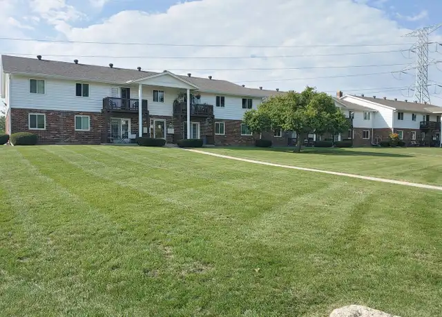 Property at 1303 Fleetfoot Dr Unit 1305 206, Waukesha, WI, 53186, 2 beds, 1 bath, [object Object]