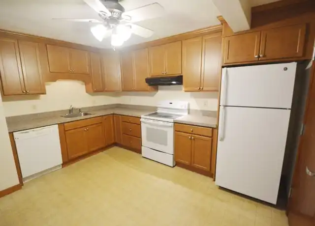 Property at 15 Mayo Dr Unit 32, Holden, MA, 01520, 2 beds, 1 bath, [object Object]