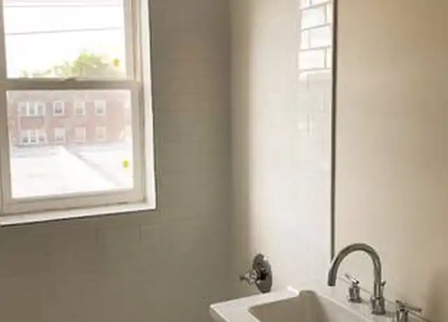 Property at 7845 S Kingston Ave Unit 3, Chicago, IL, 60649, 3 beds, 2 baths, [object Object]