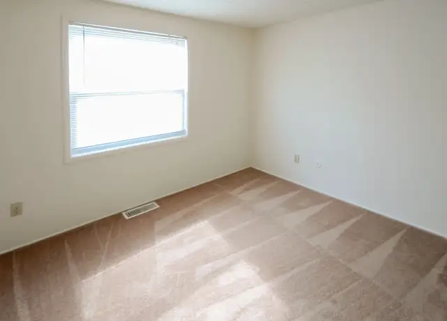 Photo of 1070 Super Genius Cir, Akron, OH 44306