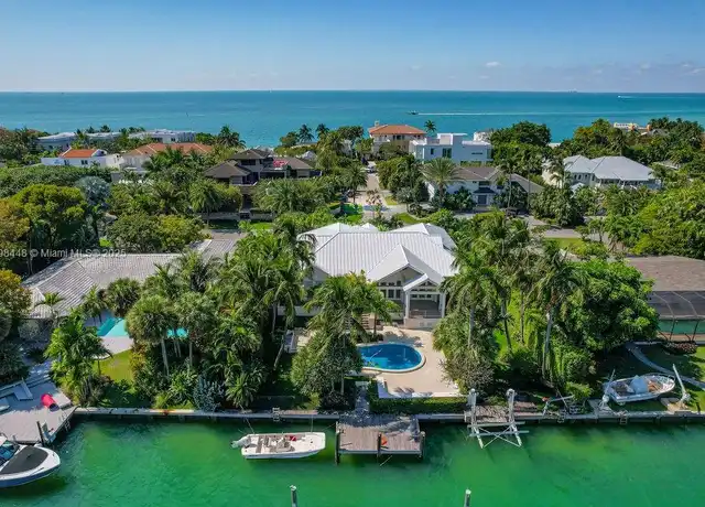 Property at 621 N Mashta Dr, Key Biscayne, FL, 33149, 4 beds, 5 baths, [object Object]