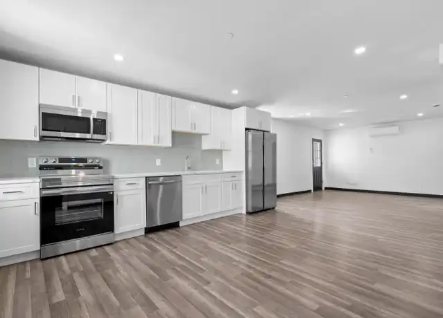 Property at 158 Pleasant St Unit 4BUILDING 2, Leominster, MA, 01453, 2 beds, 1 bath, [object Object]