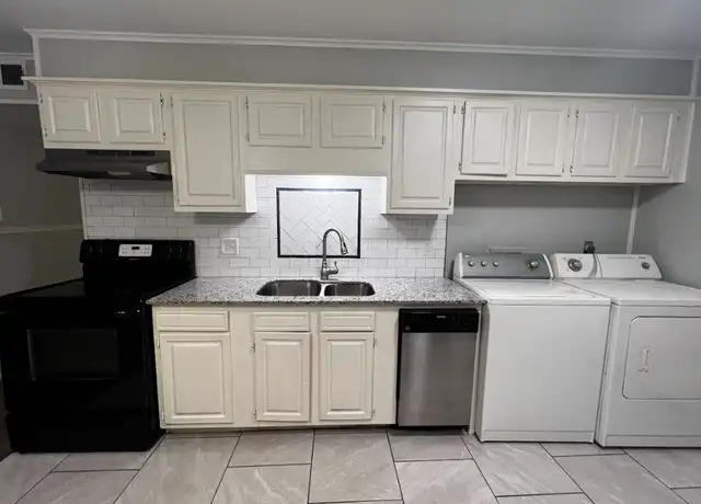 Property at 741 S Morningside Dr, Fayetteville, AR, 72701, 2 beds, 1 bath, [object Object]