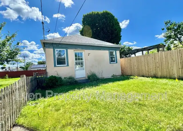 Property at 22 Dewey Ave, Pawtucket, RI, 02861, 1 bed, 1 bath, [object Object]