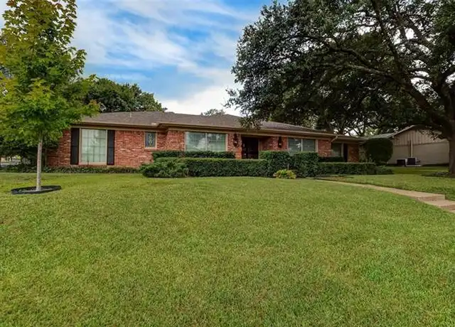 Property at 4701 Barkridge Trl, Fort Worth, TX, 76109, 4 beds, 2 baths, [object Object]