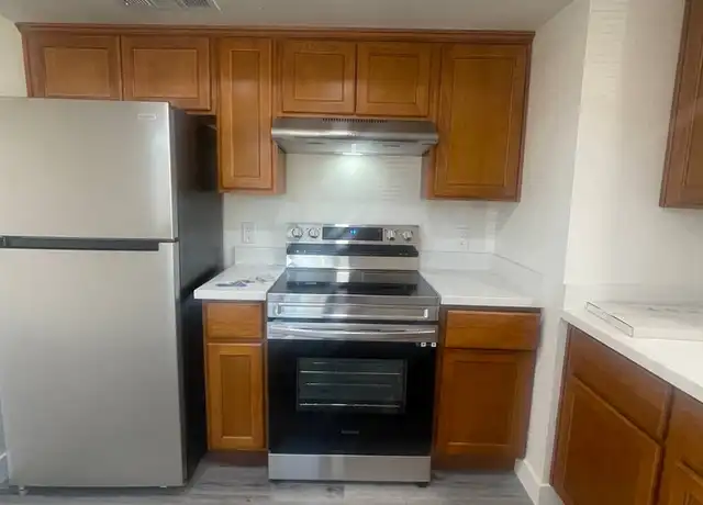 Property at 148 E Amador St Unit 103, Fresno, CA, 93706, 3 beds, 1.5 baths, [object Object]